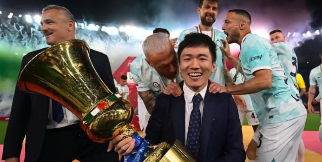 周票房：《万里归途》六连冠 《哥，你好》破5亿 2022-11-07 2022年第44周（10月31日至11月6日）中国内地电影市场总放映场次为138.2万场，平均票价39.5元每张，周票房为1.07亿元。