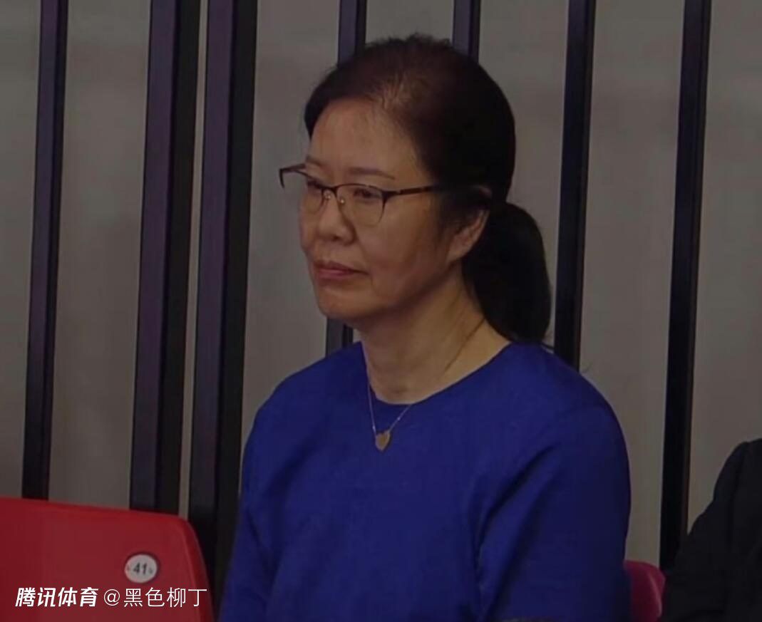 戏外，黄晓明调 蓝羽会客厅特别策划|宋晓英：让角色活在人民中间 2025-07-23 习近平总书记给8位电影艺术家的回信温暖人心、催人奋进。