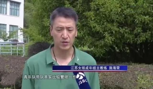 另一方面，张艺谋执导的首部国家安全题材电影《惊蛰无声》释出演员阵容：易烊千玺、朱一龙、宋佳、雷佳音、杨幂、张译、刘诗诗、刘耀文确认出演。