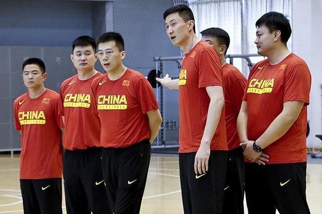 不过近日据有关人士回应表示，“婚事传闻”只是莫小棋在澳门拍摄微电影《罗马嫁日》时，当日恰好在露天拍摄婚纱照的戏份，所以给过往游客产 《唯神能恕》首映章子怡捧场 古董礼服灵动戛纳 2013-05-23 法国当地时间5月22日，国际影星章子怡受邀出席戛纳电影节大热影片《唯神能恕》开幕式红毯。