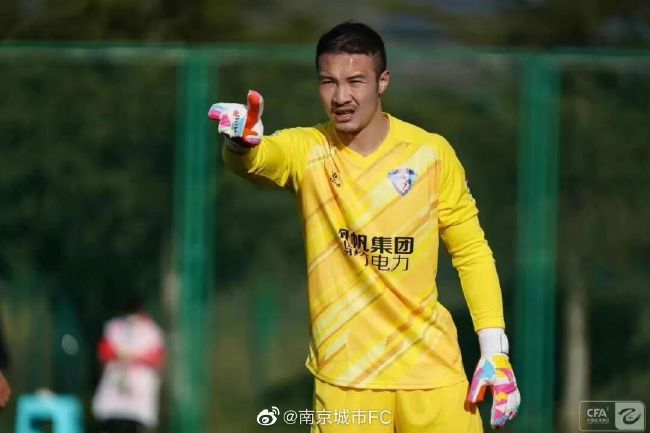 李东健情变加弟弟遇害挫折不断 被爆身陷忧郁症 2010-04-06 韩星染上忧郁症再添1人，以《新娘18岁》窜起的男星李东健，2008年与交往多年的韩智慧分手，又遭逢弟弟发生意外，在澳洲被人刺死。