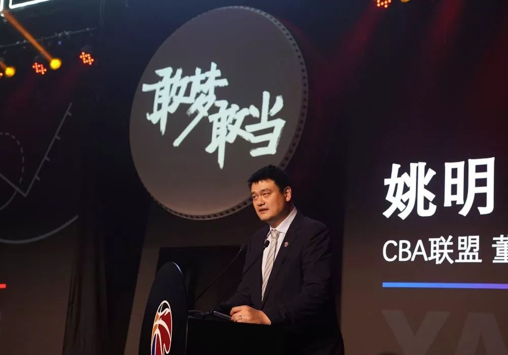 ”谢飞坦言自己看到陈凯歌、申奥等后辈成长为中国电影的中坚力量深感欣慰。