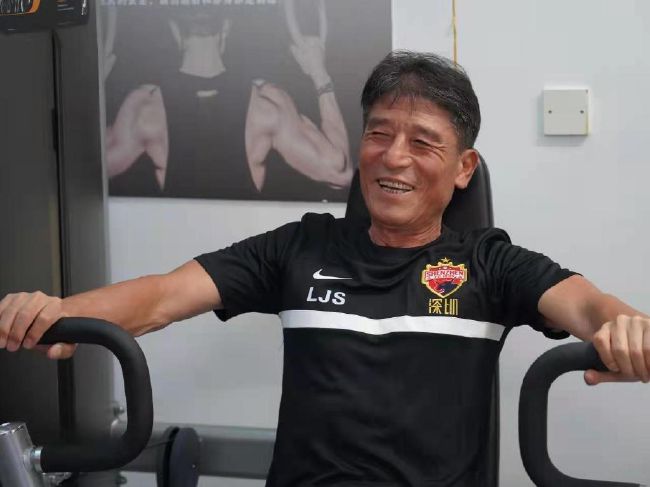 首先入境的就是马叔厚实的 拳力出击！