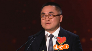 02当硬汉老林遇上“小瘪犊子”马腾，两个完全不同世界的人，因一场乌龙护工面试相遇，却在啼笑皆非的相处中，擦出奇妙的化学反应，也成就了影片清爽的喜剧质感。